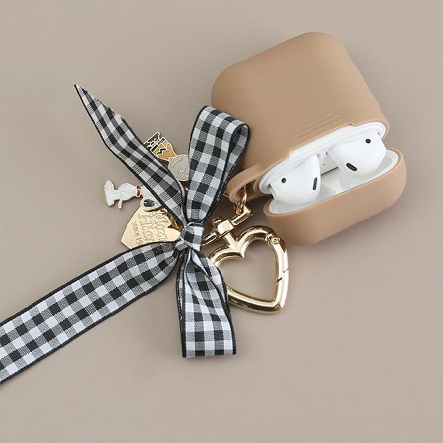 Scarlett Bow x Snoopy AirPods Case